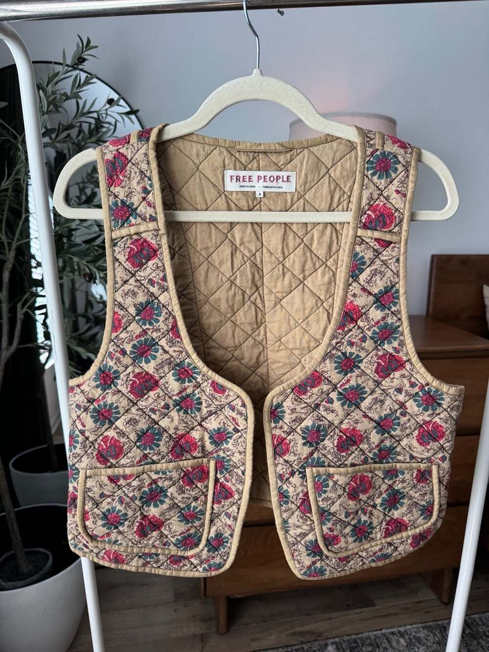 Free People Floral Quilted Vest Size S Tan Floral Print Padded Vest